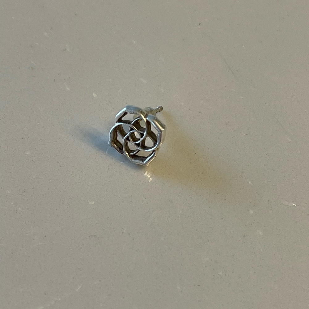 Single Kendra Scott Dira earring